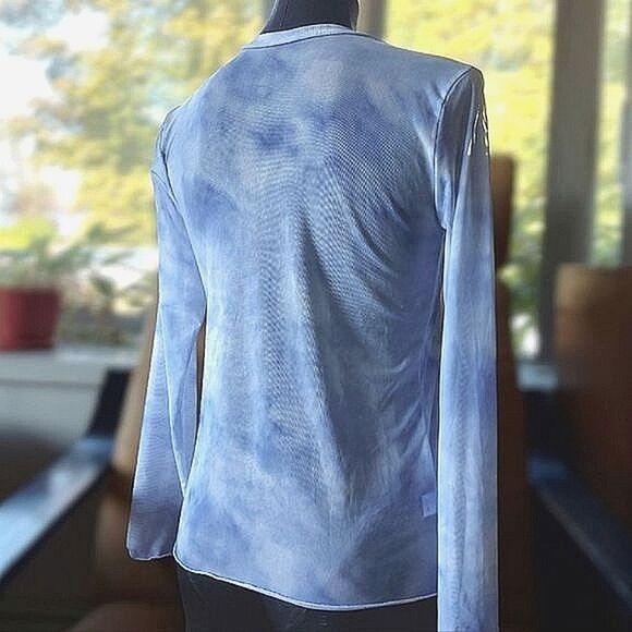Mesh baby blue cloud print long sleeve crewneck t-shirt - Picture 3 of 14